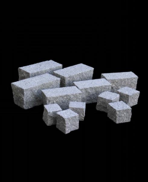Pflastersteine Granit grau Oberfläche gesägt & gestockt